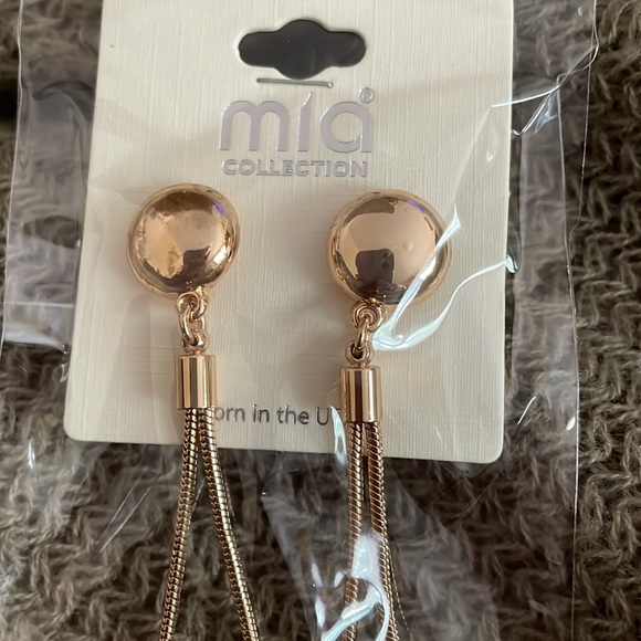 Mia Collection Women’s Jewelry dangling earrings with diamond circles- NWT - Picture 4 of 7